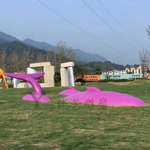 雕塑在應(yīng)用的時候都有哪些不同表現(xiàn)形式呢？