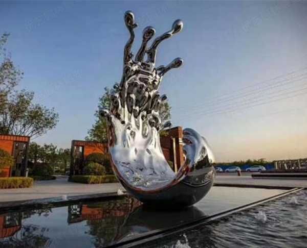 現(xiàn)代城市景觀(guān)雕塑的優(yōu)質(zhì)選擇——不銹鋼雕塑