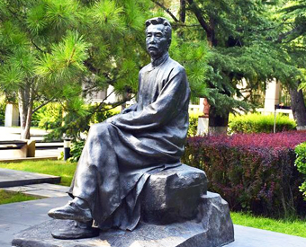 不同場景放置銅雕塑的意義是什么？